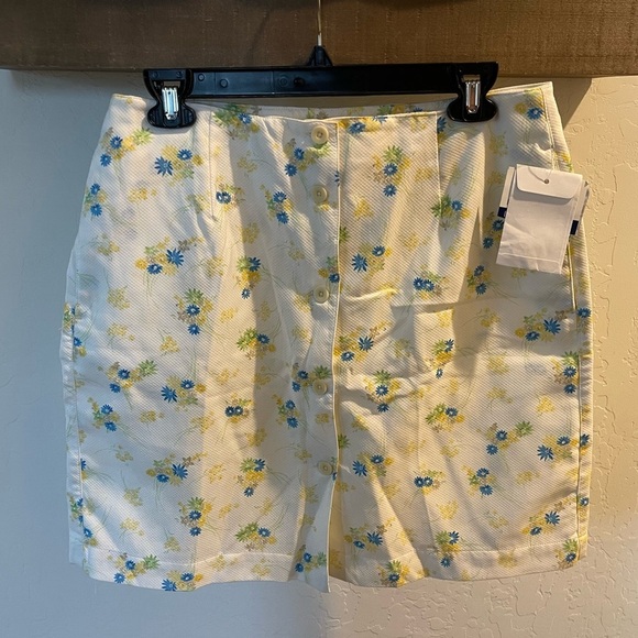 Liz Claiborne SKORT (skirt/short), floral—size 12. LIZ SPORT, NWT••• - Picture 6 of 8